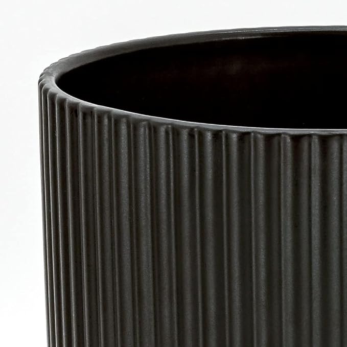 Amazon Basics Fluted Ceramic Round Planter - Image 3