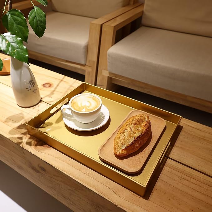 Spsyrine Gold Plastic Serving Tray - Image 4