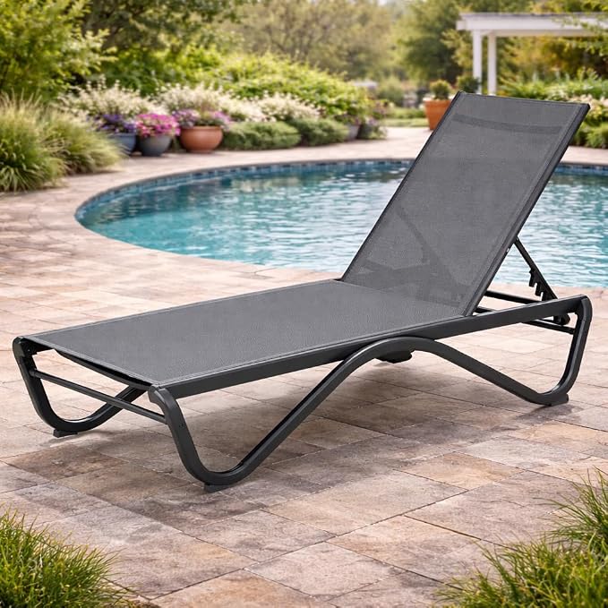 Kozyard Outdoor Chaise Lounge Chair, Full Flat Adjustable Patio Lounger by Kozyard