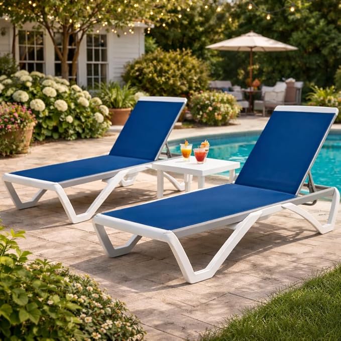 Kozyard Outdoor Chaise Lounge Chair, Full Flat Adjustable Patio Lounger by Kozyard