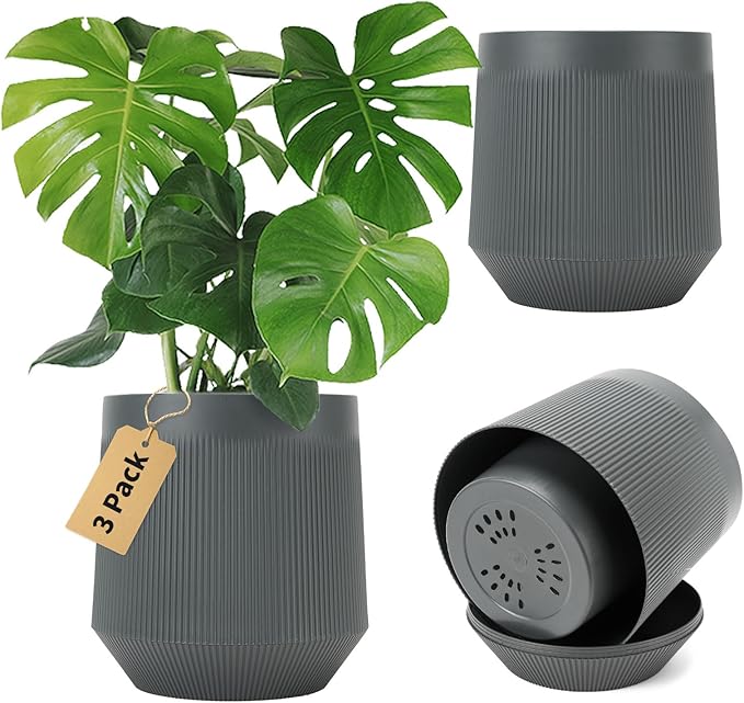 Plant Pots，Set of 3 Plastic Pots by Unknown