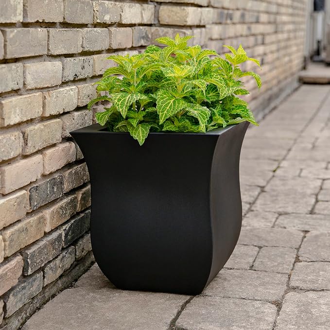 Mayne 5873-B Polyethylene Planter - Image 3