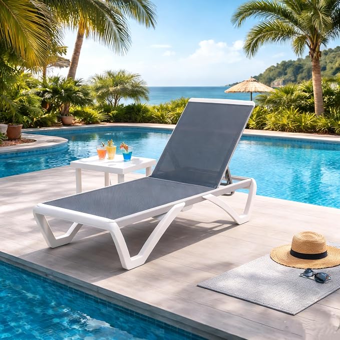 Kozyard Outdoor Chaise Lounge Chair, Full Flat Adjustable Patio Lounger by Kozyard