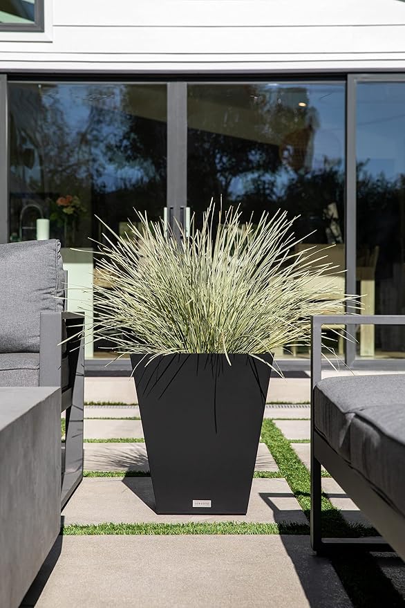 Veradek Pure Series Nobleton Plastic Planter - Image 4