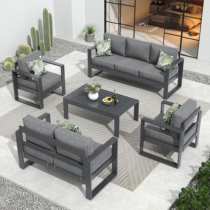 Outdoor Aluminum Furniture Set by Vakollia