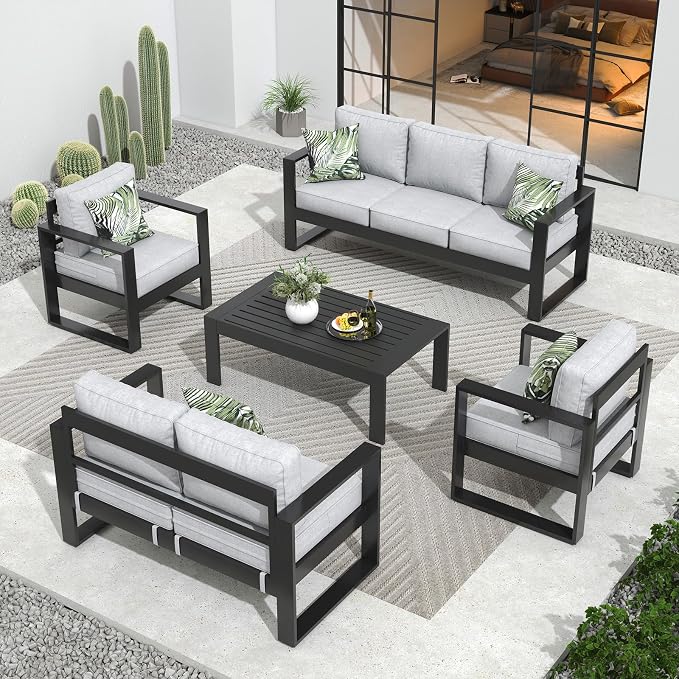 Outdoor Aluminum Furniture Set by Vakollia