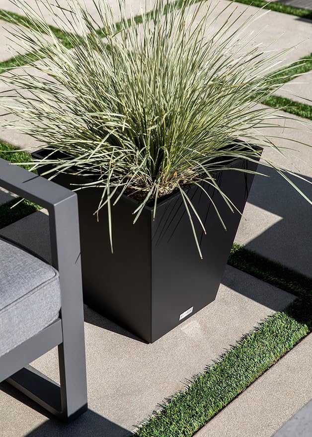 Veradek Pure Series Nobleton Plastic Planter - Image 6