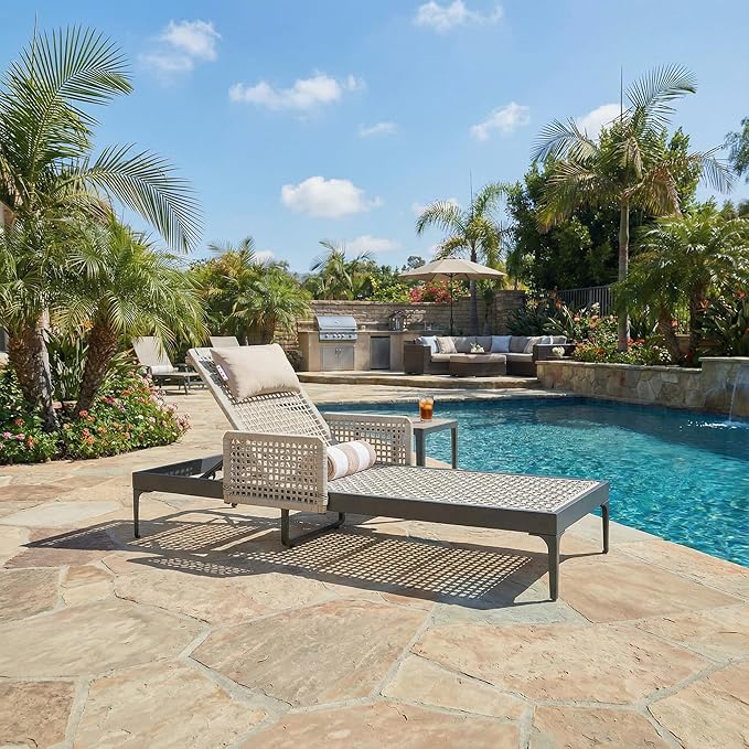 PURPLE LEAF 1 Piece Outdoor Chaise Lounge Rattan Wicker Lounger by PURPLELEAF